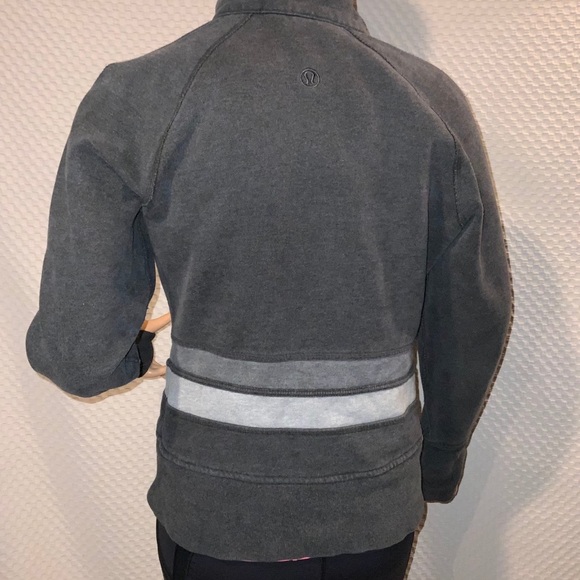 Lululemon Cuddle Up Jacket (Size 6 Medium) - Picture 2 of 2